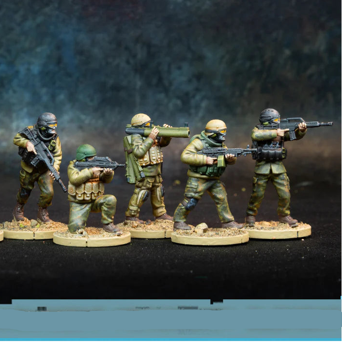 Insurgent Mercenary Element Spectre Miniatures – 5 najemników w mieszanym umundurowaniu z FN2000, G36, M249 i wyrzutniami LAW, 28mm widok z przodu
