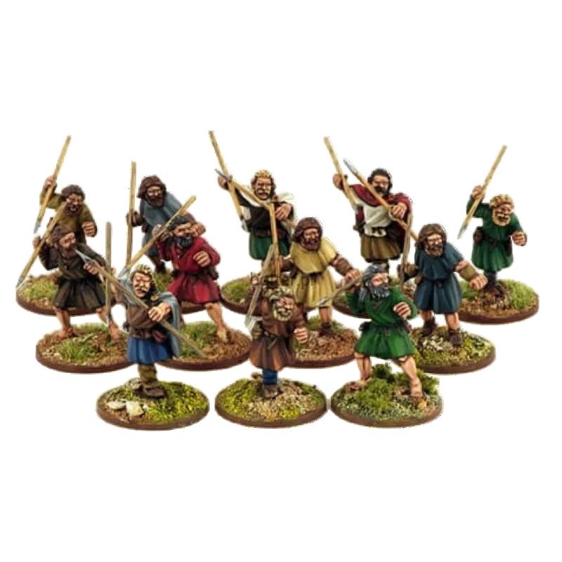 Irish Kerns – 12 pomalowanych metalowych figurek 28mm irlandzkiej piechoty lekkiej Levy z oszczepami na okrągłych podstawkach, SAGA, Gripping Beast
