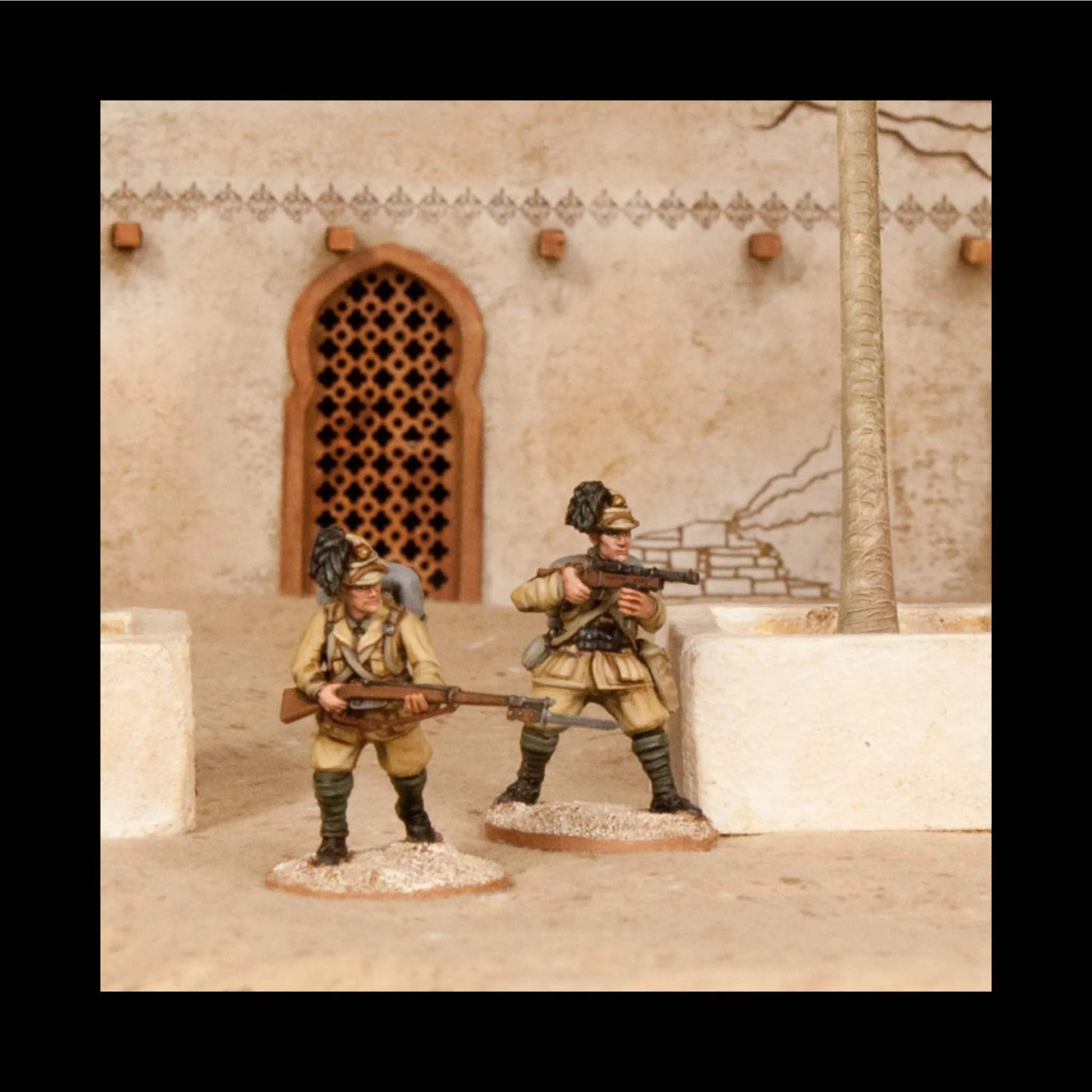 Italian Infantry Bolt Action Wargames Atlantic – 2 figurki Bersaglieri w mundurach tropikalnych, P. Afryka 28mm
