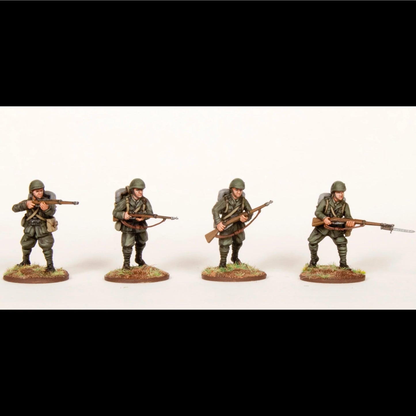 Italian Infantry Bolt Action Wargames Atlantic – 4 figurki z karabinami Carcano, plastik 28mm
