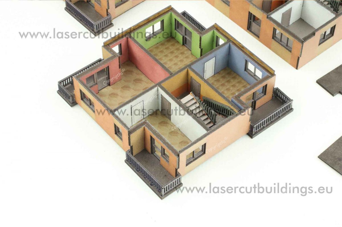 Blok punktowiec z balkonami LBHP0352 – zbliżenie na jedno piętro z kolorowymi pokojami, klatką schodową i balkonami po bokach, 28mm Laser Cut Buildings

