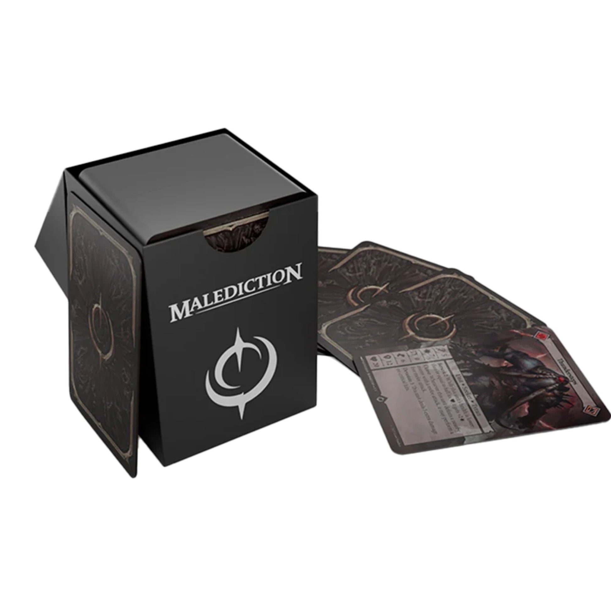 Malediction PP Deck Box – czarne pudełko otwarte z kartami Malediction wysuniętymi z boku, widok pod kątem na białym tle