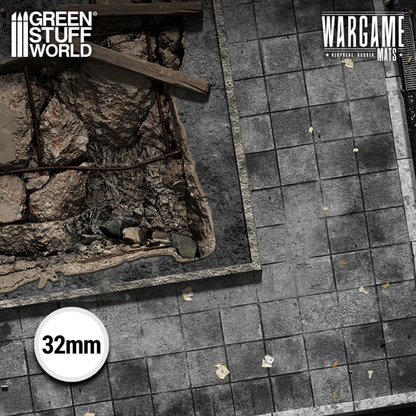 Wargame Mat Ground Zero District – zbliżenie na zniszczoną podłogę budynku z metalową kratą i gruzem, szare płytki, skala 32mm, wysoka rozdzielczość druku