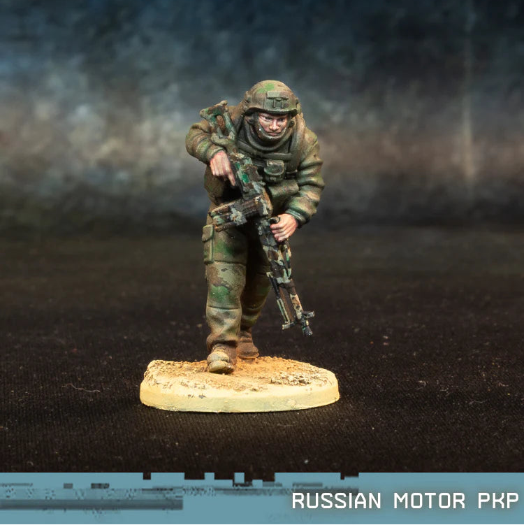 Russian Motor PKP Spectre Miniatures – żołnierz Ratnik z karabinem maszynowym PKP w pozycji bojowej, 28mm widok z przodu
