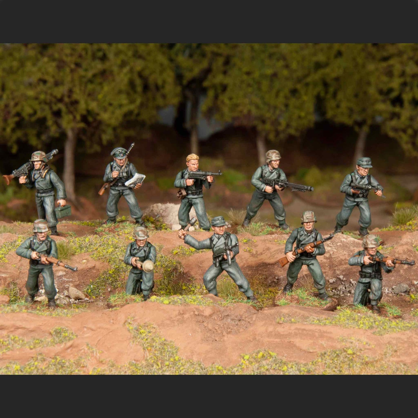 Panzer Lehr Division Bolt Action Wargames Atlantic – 9 figurek szarża przez okopy, plastik 28mm
