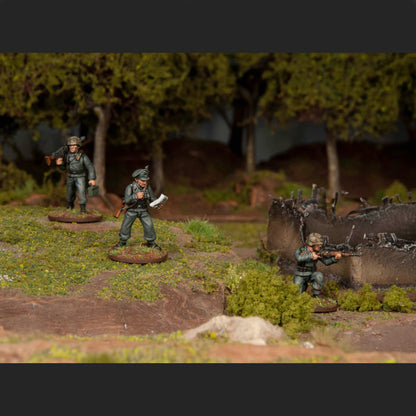 Panzer Lehr Division Bolt Action Wargames Atlantic – oficer z mapą i żołnierze przy wraku 28mm
