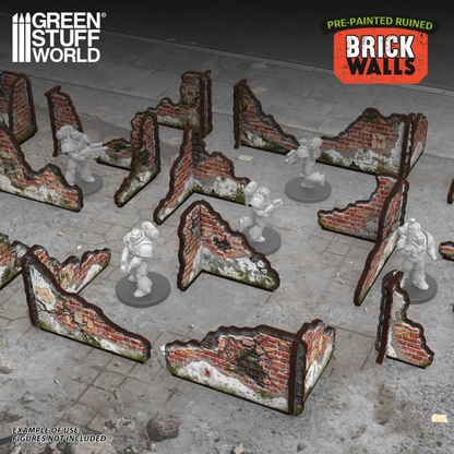Green Stuff World Pre-painted Ruined Brick Walls – 16 ceglanych ścian ruin rozstawionych na stole z figurkami Space Marines, sceneria urban tabletop 28mm