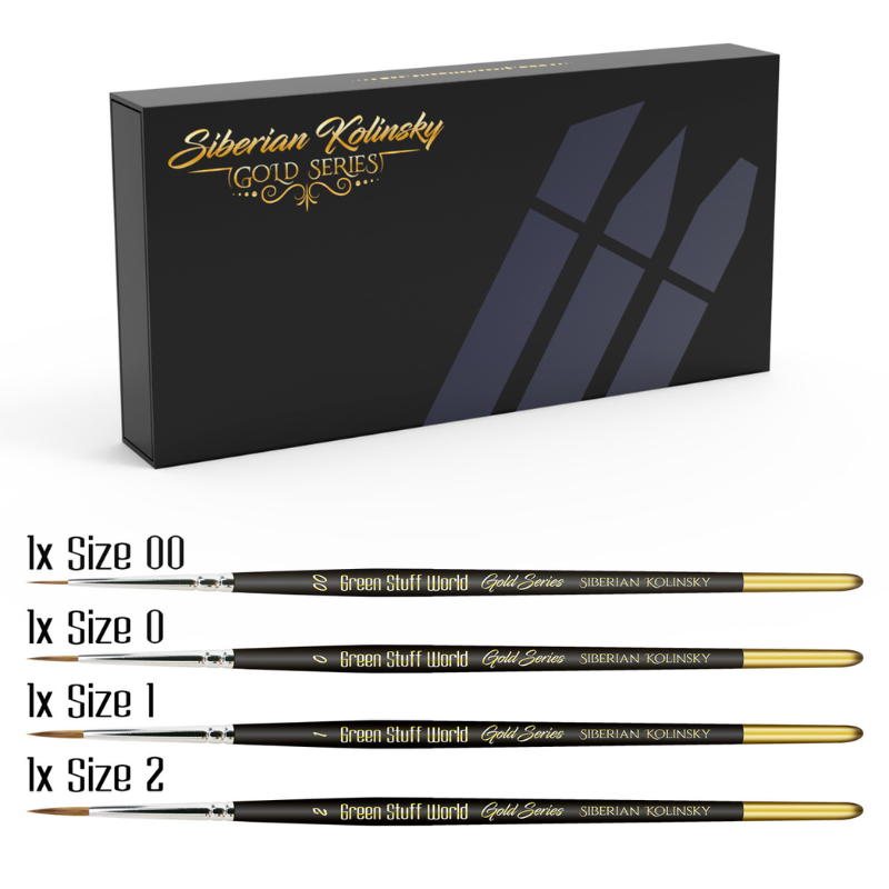Green Stuff World Gold Series Siberian Kolinsky – czarne etui premium z napisem Siberian Kolinsky Gold Series, 4 pędzle poniżej: Size 00, 0, 1, 2, czarne uchwyty ze złotym napisem i złotą końcówką, białe tło