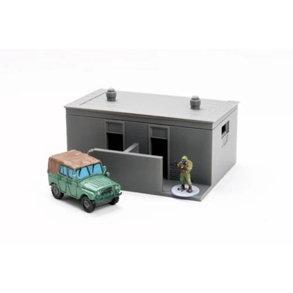 Public Toilets z UAZ-em i figurką żołnierza, otwarte drzwi, teren 28mm Patrick Miniatures
