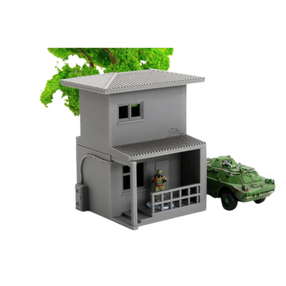 Small Guard House z BTR-em i figurką w kombinezonie, otwarty parter z kratą, teren 28mm Patrick Miniatures
