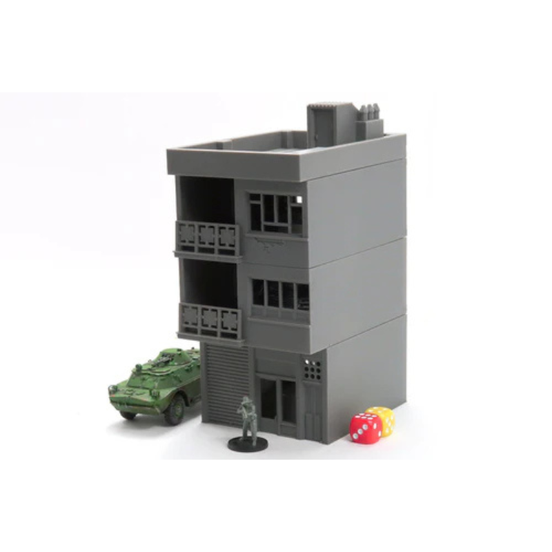 Middle East Urban Building MET_03 z BTR-em i figurką, 4 kondygnacje z tarasem dachowym, teren 28mm Patrick Miniatures
