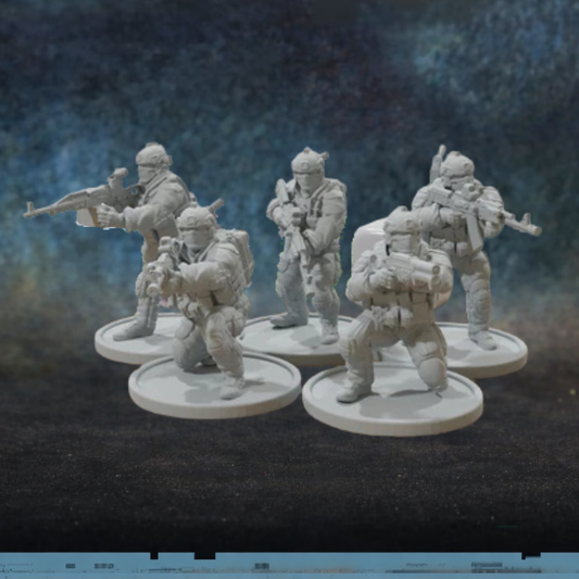 Spetsnaz FSB Alpha Group Patrick Miniatures TurnBase Miniatures – 5 figurek operatorów FSB Alpha w zimowym kamuflażu z AK i plecakami, druk 3D żywica 28mm widok z przodu
