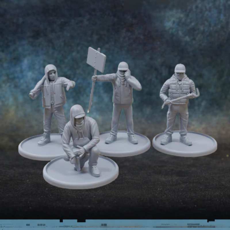 Criminals and Radicals Pack 1 – 4 figurki przestępców i radykałów z tabliczką, kijami i nożem w skali 28mm, żywica, druk 3D, Patrick Miniatures
