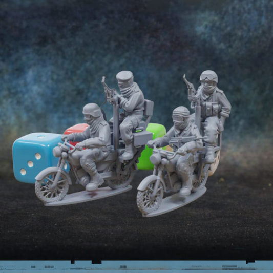 Modern African Motorbikes – 2 figurki uzbrojonych motocyklistów w skali 28mm, żywica, druk 3D, Patrick Miniatures
