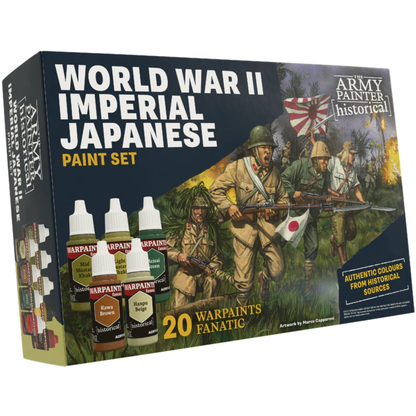 Army Painter Historical WWII Imperial Japanese Paint Set WP8125P – pudełko zestawu farb: granatowe tło z ilustracją japońskiej piechoty szturmującej z flagą Japonii i wschłdzącego słońca, 5 butelek Warpaints Fanatic Historical na pierwszym planie (Mid Mustard Khaki, Light Mustard Khaki, Meisai Green, Kawa Brown, Hanpu Beige), napis '20 Warpaints Fanatic', logo Army Painter Historical