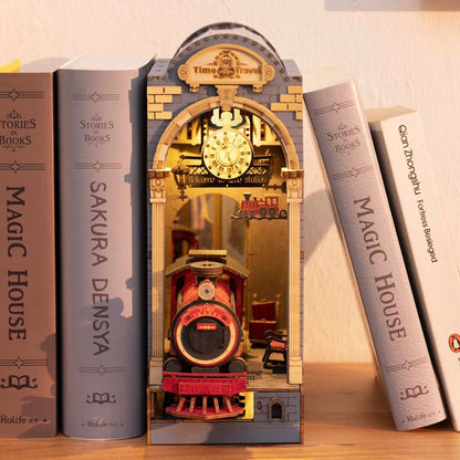 Podróż w Czasie RDS006e - Book Nook DIY między książkami na półce steampunkowa stacja kolejowa LED - Värvikas
