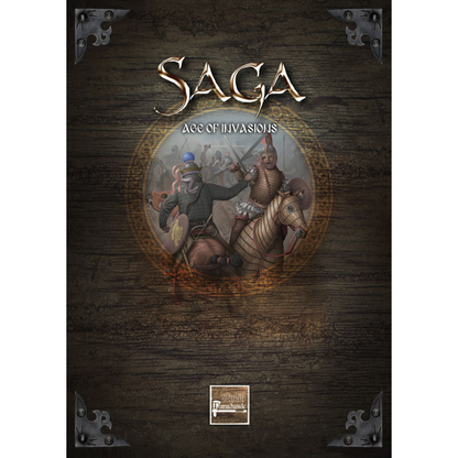 SAGA: Age of Invasions – okładka suplementu: brązowe drewniane tło z metalowymi okuciami w rogach, dwaj wojownicy w walce konnej w okrągłym medalionie – piechur z tarczą i jeździec w zbroi, złoty napis SAGA Age of Invasions, logo Studio Tomahawk
