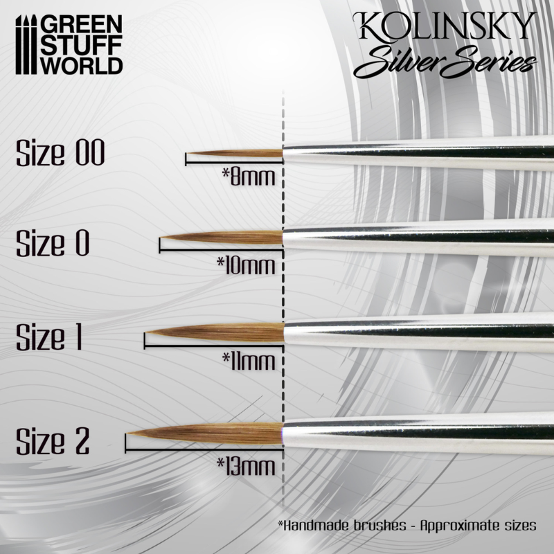 Green Stuff World Kolinsky Silver Series – porównanie rozmiarów: Size 00 (8mm), Size 0 (10mm), Size 1 (11mm), Size 2 (13mm), naturalne włosie Kolinsky, szare tło, ręcznie robione przybliżone rozmiary