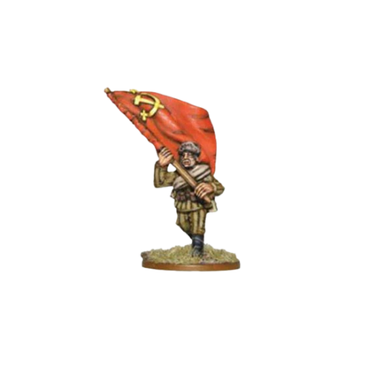Sowiecki Chorąży – metalowa figurka 28mm z czerwoną flagą ZSRR, widok z przodu, Bolt Action Warlord Games WGB-RI-RE-03
