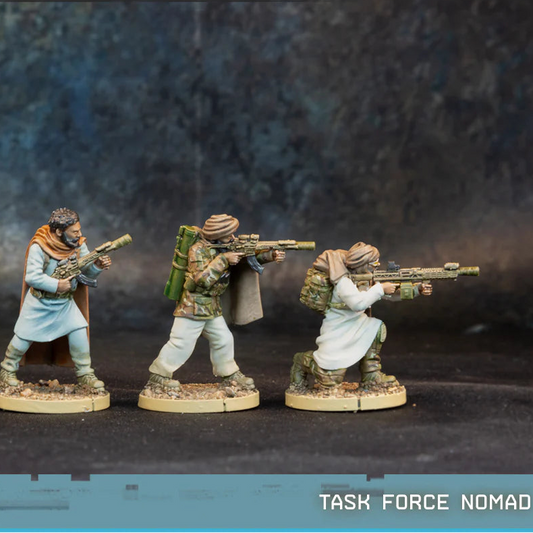 Task Force Nomad Spectre Miniatures – 3 operatorzy w lokalnych strojach z MCX Spear i LMG, 28mm widok z przodu

