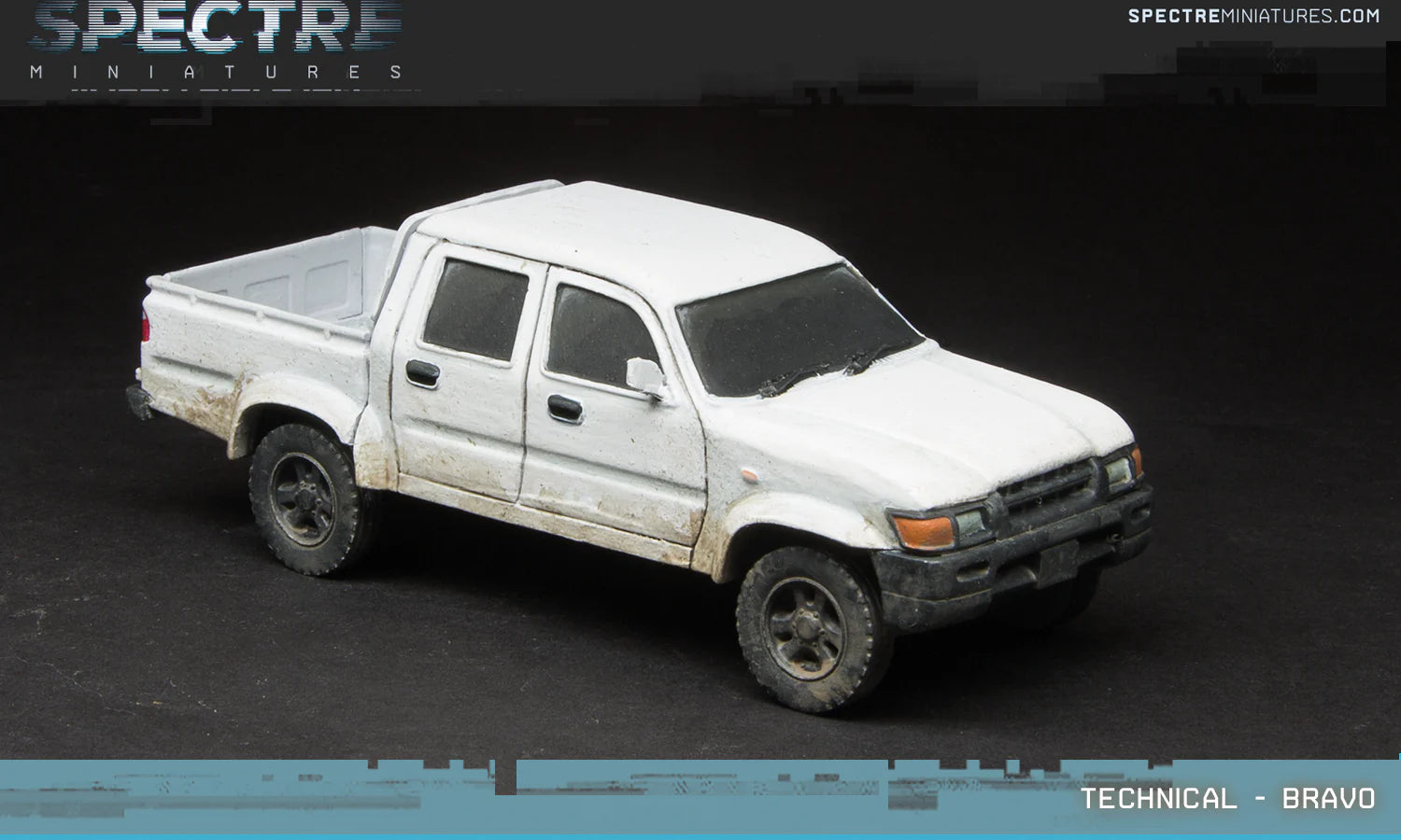 Technical Bravo Spectre Miniatures – pickup double cab żywica 1/50 widok z przodu skos, biały
