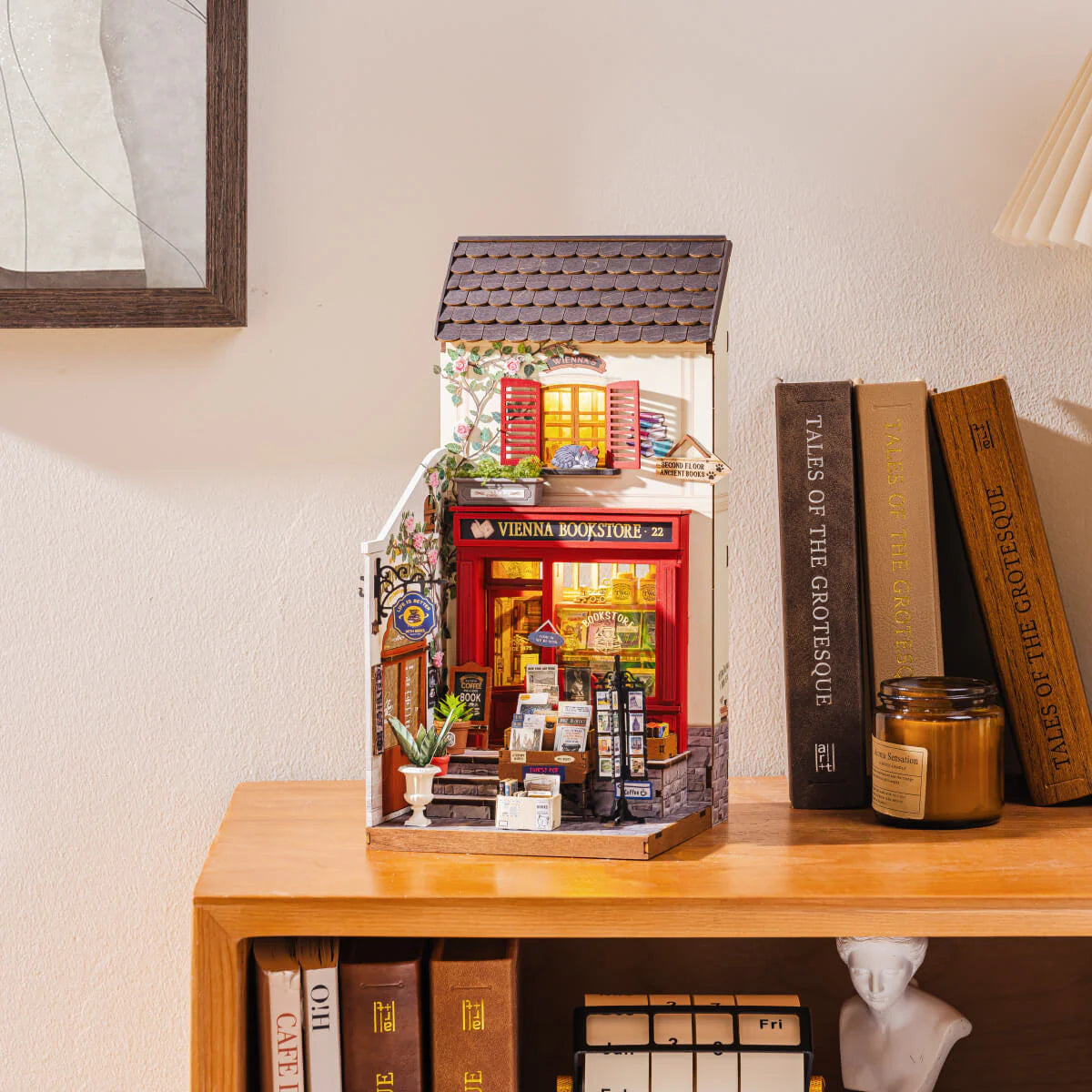 Wiedeńska Księgarnia Vienna Bookstore Rolife DG183 – wymiary modelu: 14 x 13,1 x 26,8 cm, widok z boku ze strzałką na składany bok