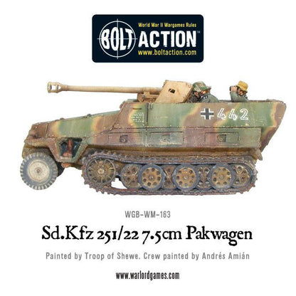 Sd.Kfz 251/22 7.5cm Pakwagen – pomalowany model, widok z boku lewego z widoczną armatą 7.5cm, logo Bolt Action, WGB-WM-163, Warlord Games
