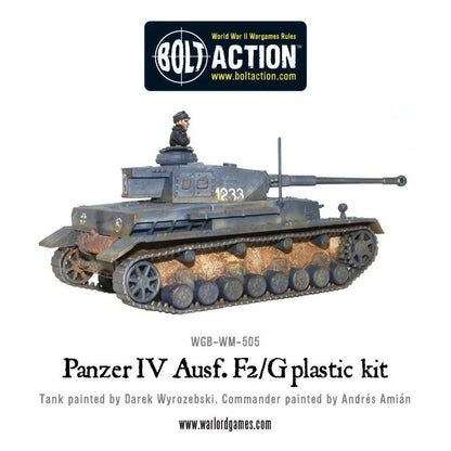 Panzer IV Ausf F2 G - Bolt Action 1/56 28mm - czołg z długołufową armatą 75mm KwK 40 w kamuflażu szarym numer 1233 z dowódcą - widok z boku z efektami weathering - Warlord Games