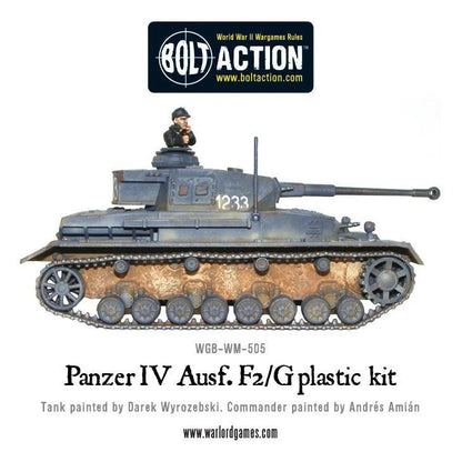 Panzer IV Ausf F2 G - Bolt Action 1/56 28mm - czołg z długołufową armatą 75mm KwK 40 w kamuflażu szarym numer 1233 z dowódcą - widok z boku z detalami podwozia - Warlord Games