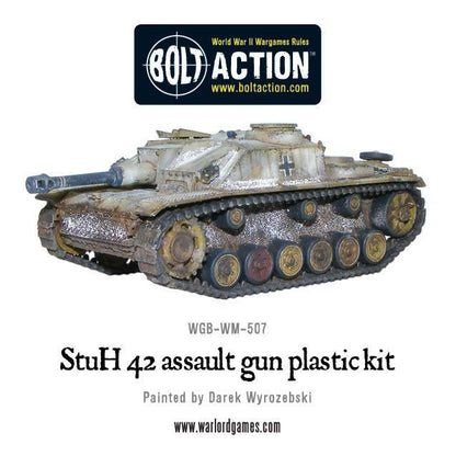 StuH-42 - Bolt Action 1/56 28mm - haubica szturmowa z krótkołufową armatą 10,5cm StuH 43 L/28 w zimowym kamuflażu białym - widok z boku z detalami gąsienic i podwozia - Warlord Games