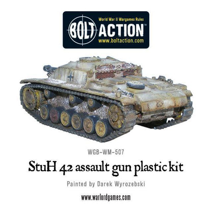 StuH-42 - Bolt Action 1/56 28mm - haubica szturmowa z krótkołufową armatą 10,5cm StuH 43 L/28 w zimowym kamuflażu białym - widok z boku z trzema czwartymi z efektami weathering - Warlord Games