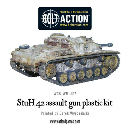StuH-42 - Bolt Action 1/56 28mm - haubica szturmowa z krótkołufową armatą 10,5cm StuH 43 L/28 w zimowym kamuflażu białym - widok z boku z trzema czwartymi - Warlord Games