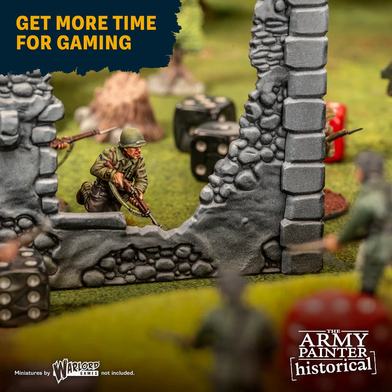 The Army Painter WWII British Paint Set - pomalowana figurka brytyjskiego żołnierza II WW na stole do gry Bolt Action Warlord Games - The Army Painter
