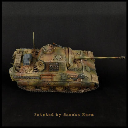 Panther Ausf A - Bolt Action 1/56 28mm - czołg średni w dunkelgelb z kopułą dowódcy i wyposażeniem - widok z tyłu z detalami silnika - Warlord Games