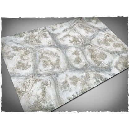 Winter Town – Mata do gry 6x4 stopy Mousepad Deep-Cut Studio – zimowe miasto bruk śnieg do Bolt Action Flames of War
