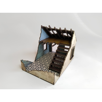 Zrujnowany Dom ze Schodami 28mm – widok izometryczny z tyłu, schody i geometryczna posadzka, szare tło, SceneryWargames

