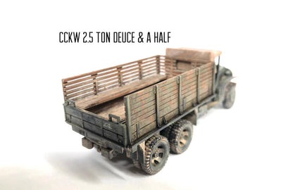 Rubicon Models 280037 – CCKW-353 Deuce and a Half, otwarta skrzynia, widok z tyłu, skala 1:56
