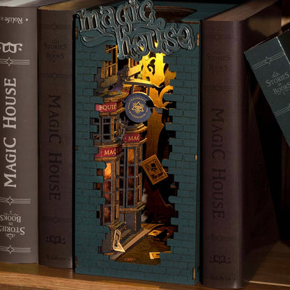 Magiczny Dom RDS005e - Book Nook DIY między książkami czarodziejska aleja sklepy z magią ciepłe LED - Värvikas
