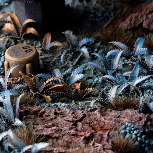 Alien Fern Laser Plants Gamers Grass - kosmiczna paproć diorama Sci-Fi mroczna sceneria - Gamers Grass