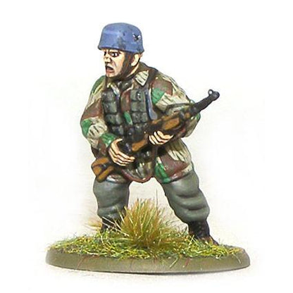 Fallschirmjäger Platoon - Bolt Action 28mm - spadochroniarz z MP40 w charakterystycznym hełmie kamuflaż splinter - detal figurki pomalowanej - Warlord Games