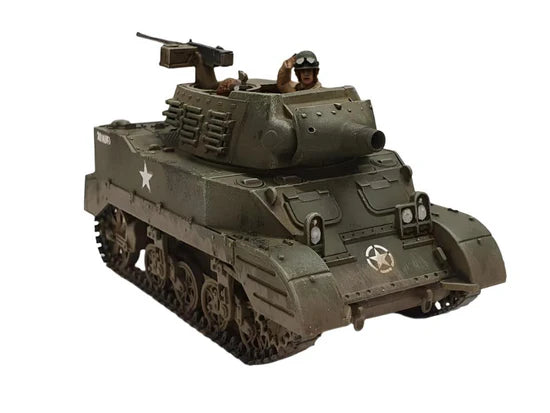 M8 Scott 75mm HMC – pomalowany model 28mm widok z boku, oznaczenia US Army gwiazda i numer, 280024