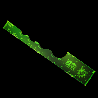 Gaming Measuring Tool Fluor Lime Green 12" Green Stuff World – akrylowa miarka do gier świecąca w ciemności, widok produktu z podziałką w calach i milimetrach
