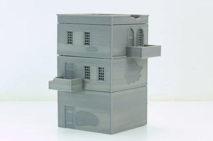 Urban Building Corner House – widok z boku, 3 sekcje złożone z balkonami, teren 28mm Patrick Miniatures
