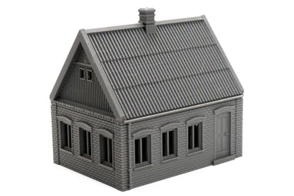 Ukrainian Village Set – dom wiejski z ceglanymi ścianami i dachem falistym, widok z boku, teren 28mm Patrick Miniatures
