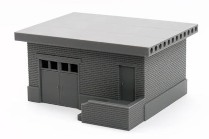 Mid Size Utilities Shed – widok frontu z bramą garażową i bocznymi drzwiami, teren 28mm Patrick Miniatures
