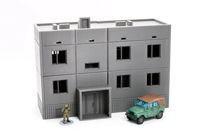 Apartments Block Type 2 – widok frontu z otwartymi balkonami i wejściem, teren 28mm Patrick Miniatures
