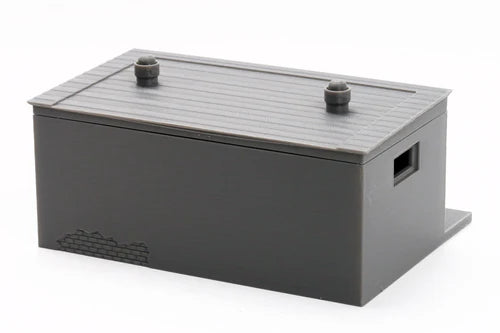 Public Toilets – widok z boku z okienkiem i rurami wentylacyjnymi na dachu, teren 28mm Patrick Miniatures
