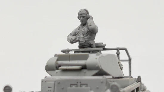 Panzer II Ausf A B C F – model 28mm szary złożony z figurką dowódcy, widok z góry-przodu, 280112