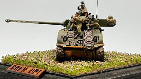 Rubicon Models 280061 – Firefly IC Hybrid, widok z przodu, obsługa, Bolt Action WWII