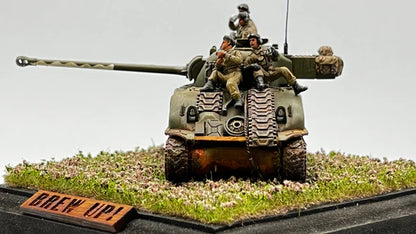 Rubicon Models 280061 – Firefly IC Hybrid, widok z przodu, obsługa, Bolt Action WWII